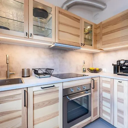 公寓 Stylish 3city With Parking In By Renters