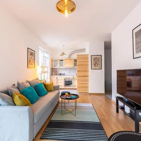 Stylish 3city With Parking In By Renters 公寓 *
