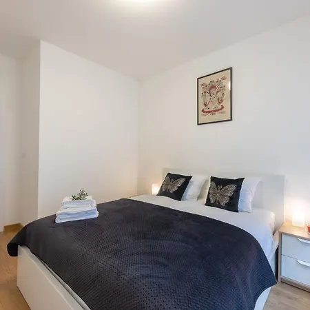 Stylish 3city With Parking In By Renters 格但斯克
