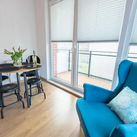 Stylish 3city With Parking In By Renters 公寓